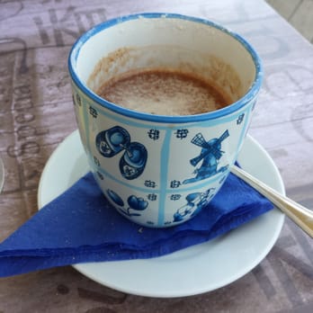 Jeanzz - Warme chocomelk met Belgische Callebout gallets (de slagroom heb ik al op evenals het stroopkoekje). - Modern European Near Me - Brouwershaven, ZE