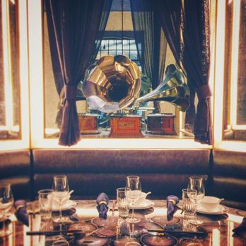 Mott 32 - Beautiful interior - Chinese Near Me - Vancouver, British Columbia
