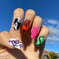 East Nails & Spa
