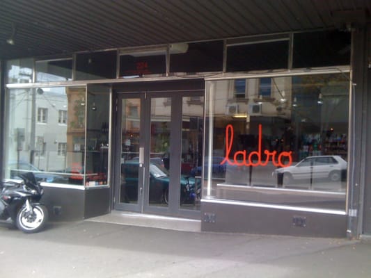Ladro by null
