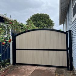 Capital Automatic Gates - Swing automatic gate with a magnetic lock