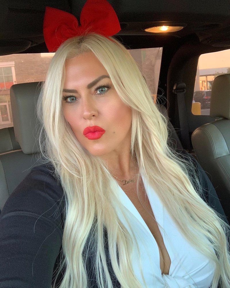 Monica D. Flores Logo