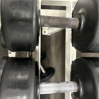 LA Fitness - Grime on all the weights and they all stink like they've never been cleaned. - Gyms Near Me - Orlando, Florida LA Fitness - Grime on all the weights and they all stink like they've never been cleaned. - Gyms Near Me - Orlando, Florida