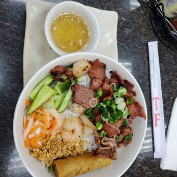 Banh Mi Che Cali - Vietnamese Near Me - Fullerton, California