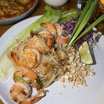 Di Fiora - Pad Thai Korat - Asian Fusion Near Me - Seattle, Washington Di Fiora - Pad Thai Korat - Asian Fusion Near Me - Seattle, Washington