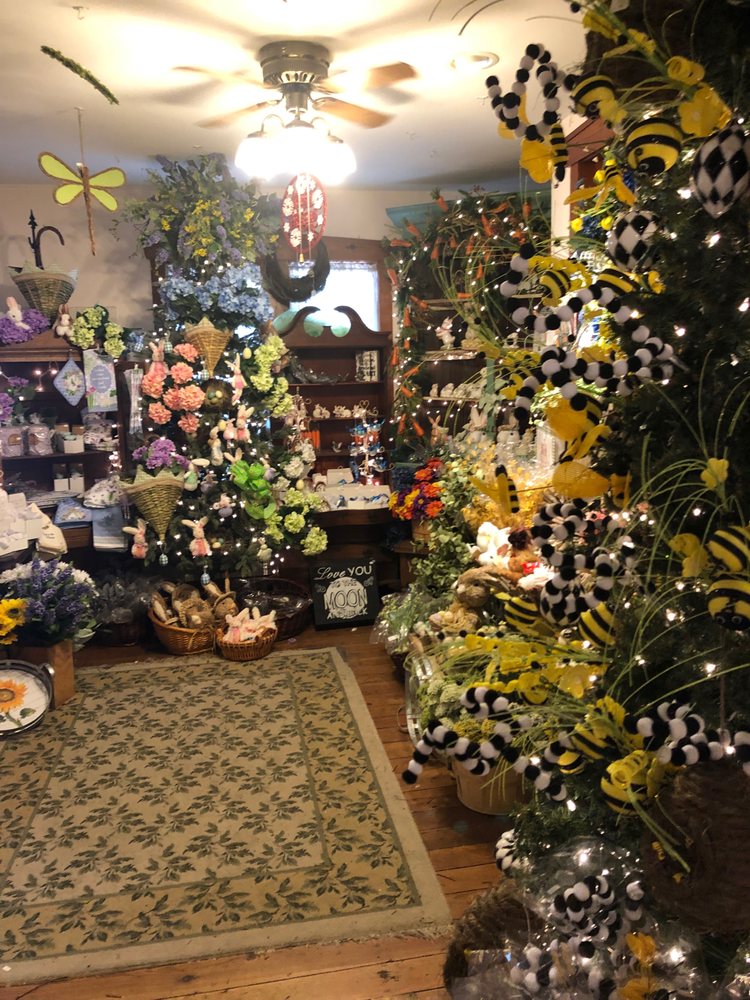 THE CHRISTMAS HOUSE 62 Photos & 32 Reviews Hobby Shops 104 W