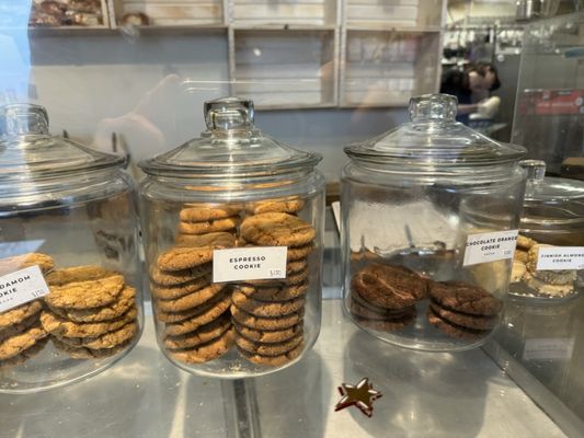 Krown Bakery & Eatery by null