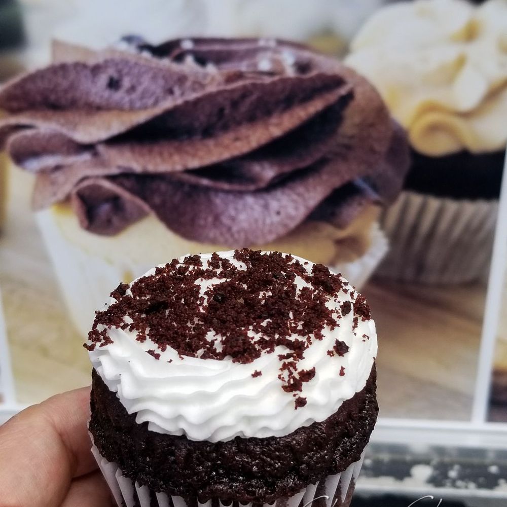 Hype Food - Cookies and Cream Cupcake ($3.95) - Gluten-Free Near Me - Toronto, Ontario Hype Food - Cookies and Cream Cupcake ($3.95) - Gluten-Free Near Me - Toronto, Ontario