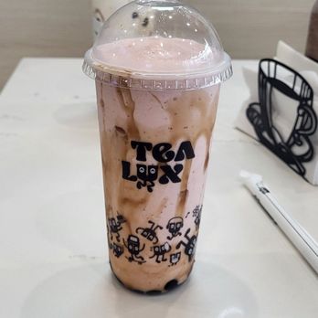 Tealux® Cafe - Strawberry smoothie w/tapioca.  Need I say more? - Bubble Tea Near Me - Norfolk, Virginia