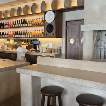 Great White - bar area - Breakfast & Brunch Near Me - Los Angeles, California Great White - bar area - Breakfast & Brunch Near Me - Los Angeles, California