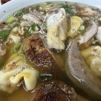 Trieu Chau Restaurant - Special Combo #21. House Special Rice Noodle or Egg Noodle - Vietnamese Near Me - Santa Ana, California