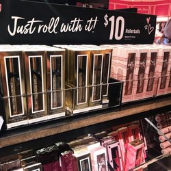 Victoria's Secret - Makeup by the checkout
