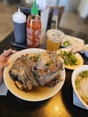 Pho Ca Dao & Grill by null