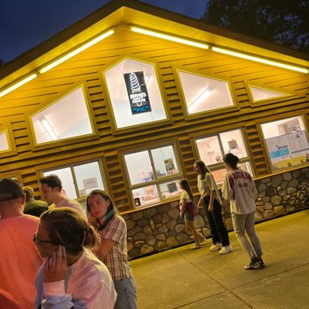 Briq's Soft Serve - Brow's Soft Serve -- the place to be on the 4th of July weekend. - Ice Cream & Frozen Yogurt Near Me - Minocqua, Wisconsin
