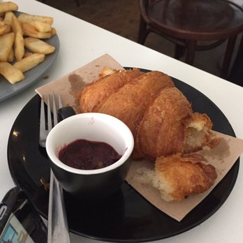 Caffe Salina - Croissant w jam - Restaurants Near Me - Bronte, NSW