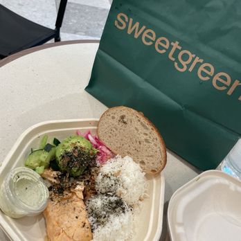 sweetgreen - Healthy Salads, Wraps, and Bowls - Salad Near Me - Detroit, Michigan sweetgreen - Healthy Salads, Wraps, and Bowls - Salad Near Me - Detroit, Michigan