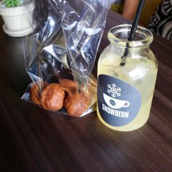 Snowbean - Honey citron tea with mini walnut cake