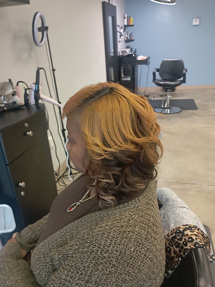 Beauty N Beau Hair Studio Logo