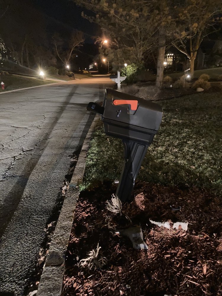 KHAN TOWING Updated June 2024 Request a Quote 34 Murray Ave