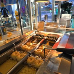 So Fresh Doughnut Co. - Fresh donuts being made