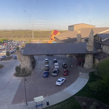 Great Wolf Lodge - Window view from the 7th floor looking toward parking lot and entry - Resorts Near Me - Grapevine, Texas Great Wolf Lodge - Window view from the 7th floor looking toward parking lot and entry - Resorts Near Me - Grapevine, Texas