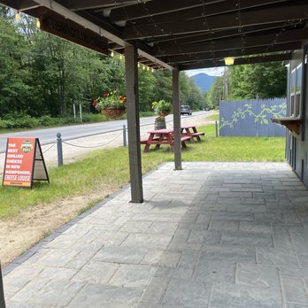 Cheese Louise - Ordering area - Food Trucks Near Me - Conway, New Hampshire