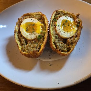 Hunter's Head Tavern - Scotch eggs - New American Near Me - Upperville, Virginia