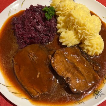 Restaurant Stäger-Stübli - Beef with red cabbage and potatoes - German Near Me - Mürren, BE