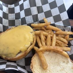Jorge's Kitchen - Cheeseburger and fries