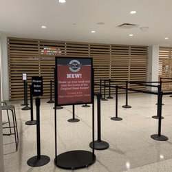 Raising Cane’s Chicken Fingers - Canes closing :(