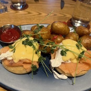 Lotte Hotel Seattle - Delish salmon eggs Benedict breakfast - Hotels Near Me - Seattle, Washington