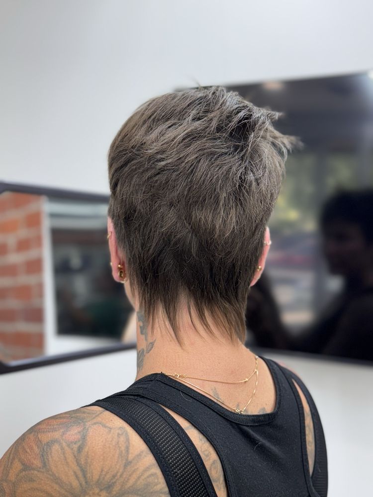 Rafex Beauty Salon Logo