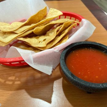 El Farolito Jr - Chips and Salsa - Mexican Near Me - Anaheim, California