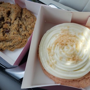Crumbl - Brea - Mom's Recipe & Pink Velvet cookies - Bakeries Near Me - Brea, California Crumbl - Brea - Mom's Recipe & Pink Velvet cookies - Bakeries Near Me - Brea, California