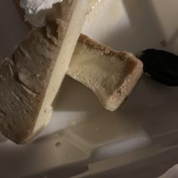 Fonda La Taquiza - Cheese cake estaba muy duro , las quesanirrias muy saladas muy mala la comida