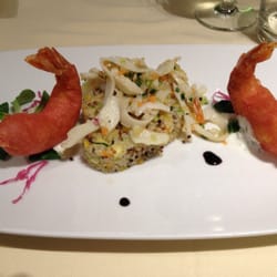 Controvento - Coppia di gamberi in tempura di rapa rossa con quinoa, seppioline, zenzero e piccole verdure