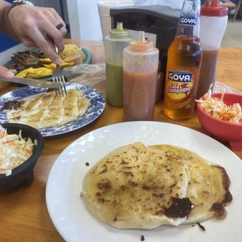 El Arco Pupusas Restaurant - Pupusas de Chicharrón - Latin American Near Me - San Marcos, Texas El Arco Pupusas Restaurant - Pupusas de Chicharrón - Latin American Near Me - San Marcos, Texas