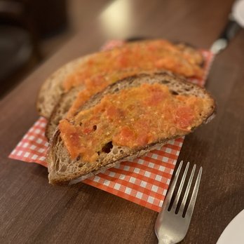 La Rueda de Tapas - Pan con tomate - Spanish Near Me - London, XGL La Rueda de Tapas - Pan con tomate - Spanish Near Me - London, XGL