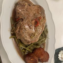 Braised Pork with homestyle green beans and sweet potatoes Braised Pork with homestyle green beans and sweet potatoes