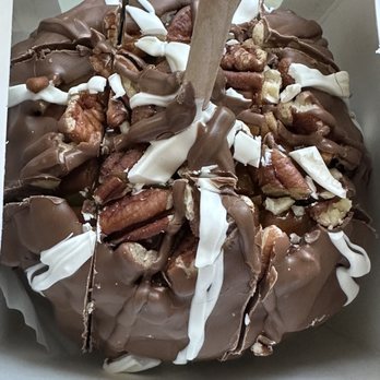 San Jose Candy Kitchen - Chocolate Pecan Caramel Apple - Ice Cream & Frozen Yogurt Near Me - San Jose, California San Jose Candy Kitchen - Chocolate Pecan Caramel Apple - Ice Cream & Frozen Yogurt Near Me - San Jose, California