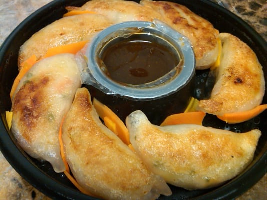 Photo of Fresh & Easy Neighborhood Market - San Francisco, CA, US. Shrimp Seafood Dumplings w/ Ginger Soy from the freezer section. Pretty damn good!