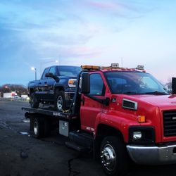 Vanegas Towing - Tow truck service from Connecticut to Long Island ny