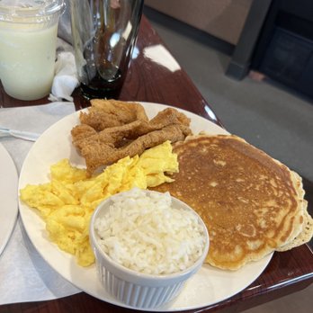 Sam's Place - Sams Catfish and Rice - Cafes Near Me - Milwaukee, Wisconsin