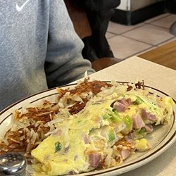Emerson's on the Grill - Farmers Omelette no tomato...