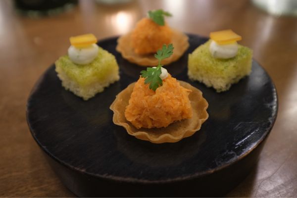 Tomy & Co by null