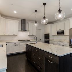 Solid Rock Company - Quartz Counter top