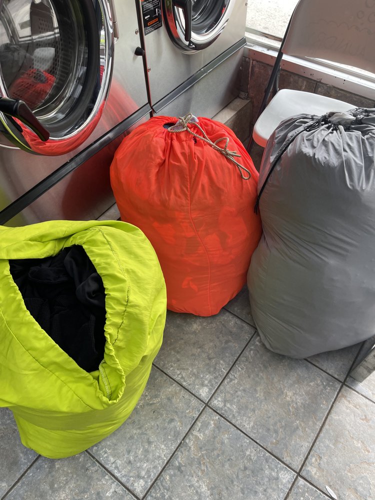 METROPOLITAN LAUNDRY Updated September 2024 3875 Broadway