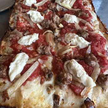 Sunny Hill - Pizza - Pizza Near Me - Seattle, Washington