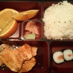 Lili's Noodle Box - Lachsbento