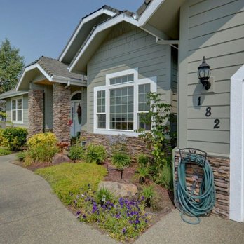 Beagley's Painting - Ashland Residental Property With New Color. 2Colors For This Project. - Painters Near Me - Grants Pass, Oregon